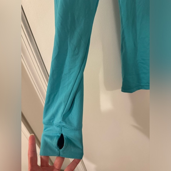 Lightweight quarter zip, pull over, light blue. - Picture 2 of 4